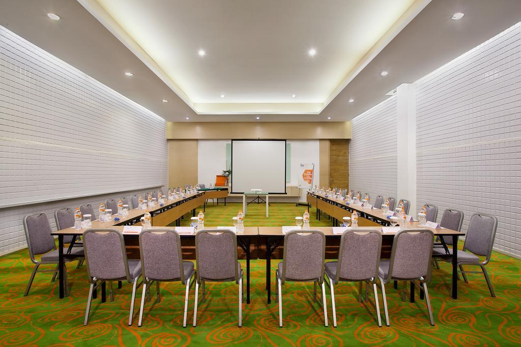 HARRIS Hotel y Conventions Festival CityLink Bandung Exterior foto